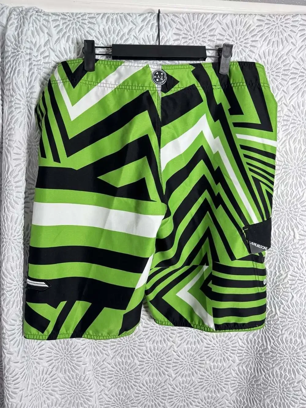 Maui and Sons Green Black Geometric Print Board Shorts Size 36 Swim Trunks